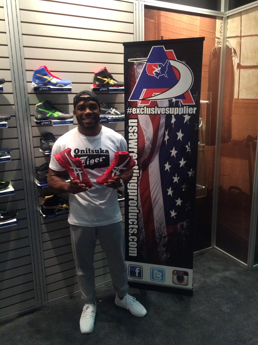 AAWrestling's tweet photo. Great pic @alliseeisgold at #fargo2015! Pre-order your #alliseeisgold2pack at http://t.co/feDn0y8DAU! 
@ASICSamerica http://t.co/GTexXJawea