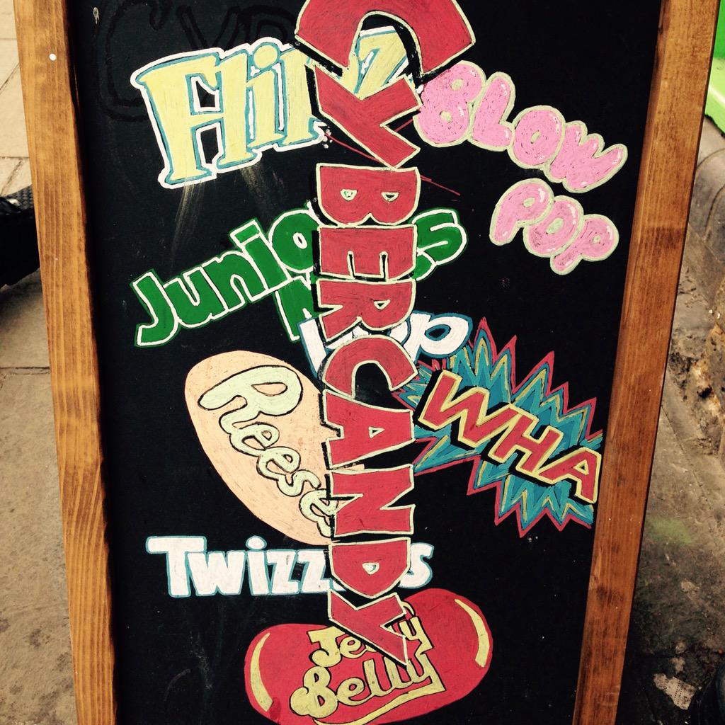 ConnorsCOLAB's tweet photo. Some great examples of all the cool stuff you can find around London 😵 http://t.co/1z8sMXESfo