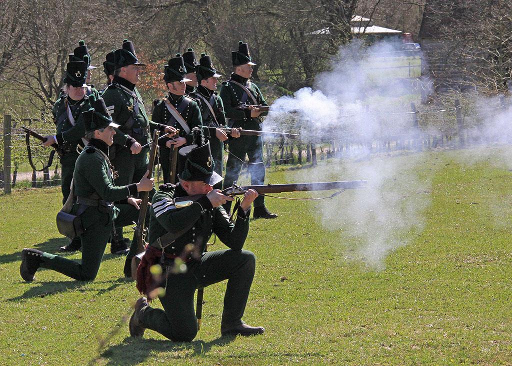 ChilternOAM's tweet image. Meet the riflemen of Wellington's Army 1 - 2 August ow.ly/Q8hlo #COAM #Chilterns #daysout