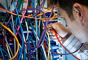 UpboundSales's tweet photo. If this is your CIO, he's caught in the weeds.  #convergedmktg http://t.co/7mEGc2Dge6