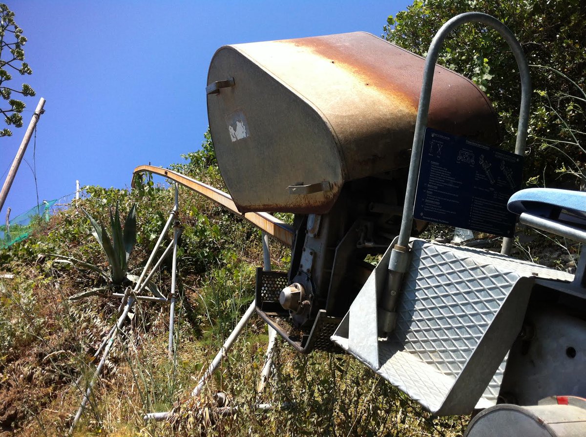 CUPprojects's tweet image. We visit #Vernazza, #Italy and stumble across it's #monorail-like "treninos" gondolaproject.com/2015/07/29/ple… #CinqueTerre