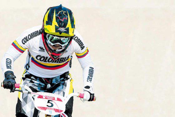 elespectador's tweet photo. Mariana Pajón sigue primera en la clasificación de la UCI http://t.co/cMAMX600RZ http://t.co/ATR61JQFTm