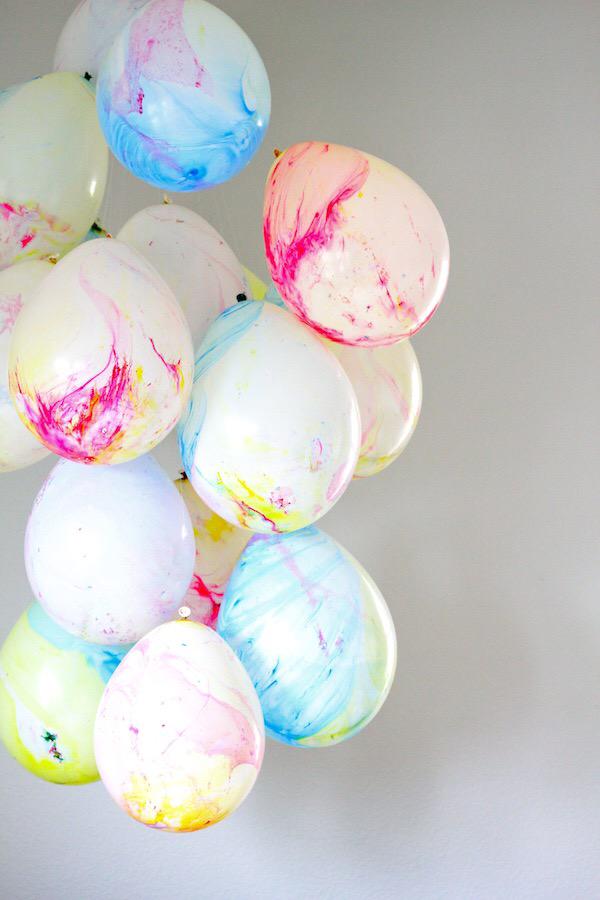 WhatPrettyThing's tweet image. painted balloons #PrettyThings