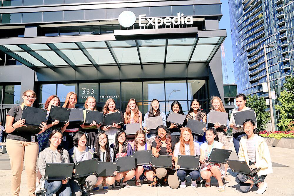 lifeatEG's tweet image. Getting some sun &amp;amp; tech! Our @GirlsWhoCode class pose for a group pic @ Bellevue HQ. In just 2 weeks they graduate!