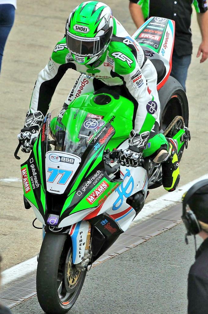 Pitlane hooligan! <a href="/BikersKawasaki/">Bikers Kawasaki/MV</a> <a href="/racingellison/">James Ellison</a> <a href="/CCKawasaki/">Clay Cross Kawasaki</a> #BSB #pitlane #77