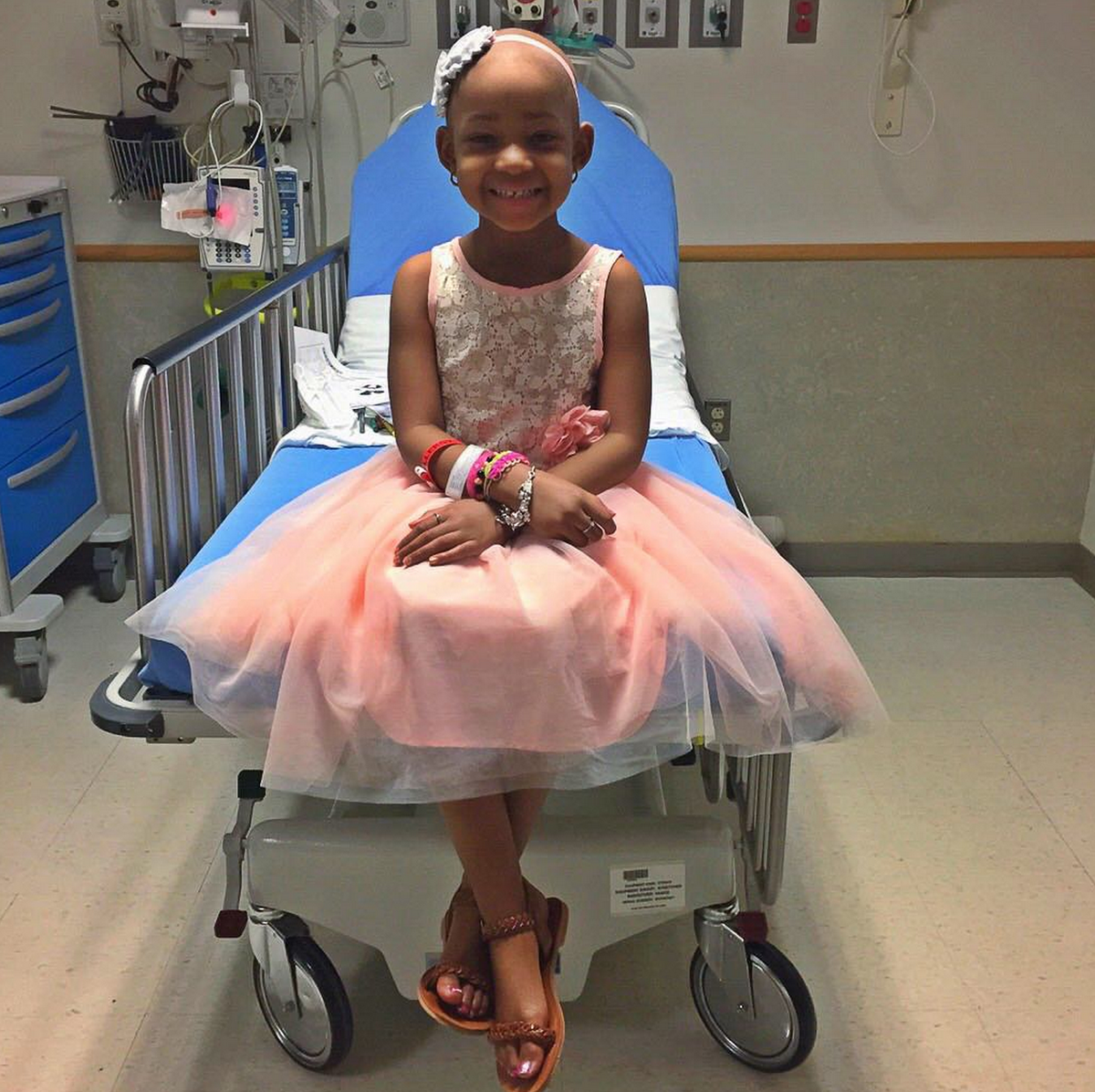 ESPNNFL's tweet photo. #LeahStrong

Devon Still announces that his daughter Leah remains cancer-free. http://t.co/FpZCLVKHo6 http://t.co/4n2oUAptv0