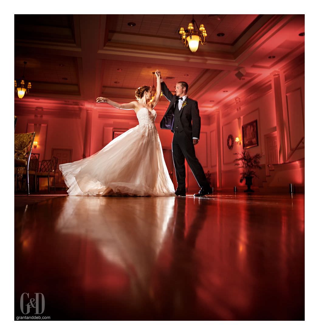 Grant_Perry's tweet photo. We just published part1 of the epic Magnolia Shoot on @grantdebphot check it:
http://t.co/AwjDXtp6JH 
#WeddingPhoto http://t.co/jCVp3dsd1Y