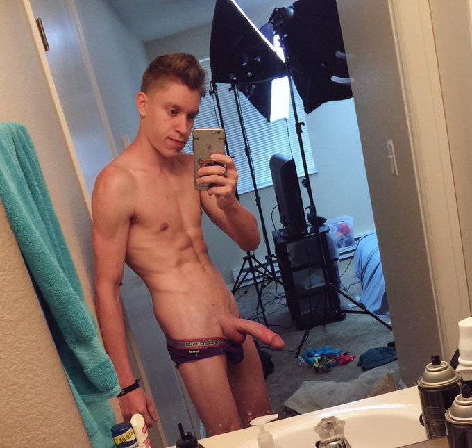 Soooo horny! Cum help me get off on http://t.co/poM8fsbvKa #gay #twink #BIGCOCK http://t.co/kJh69BDy