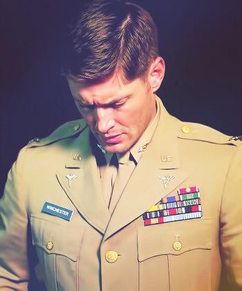 nina_5dec's tweet image. Fav #Dean Outfit &amp;amp; tag 10, his tux, uniform, own self #redshirt tagged by @SPN_France @ballygrant #dontobjectifyme