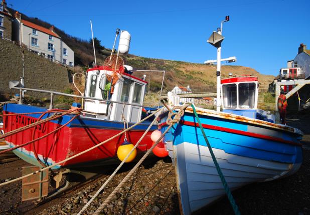 Hello #Whitbyhour - #YorkshireDayOut - take tinies to Staithes to look out for where CBBC Old Jack’s Boat was filmed!