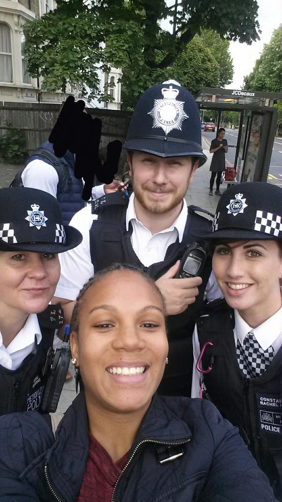 OriginalLornsz's tweet photo. Just took a picture with these lovely officers @MPSLewisham #metpolselfie http://t.co/twiodmOtsG