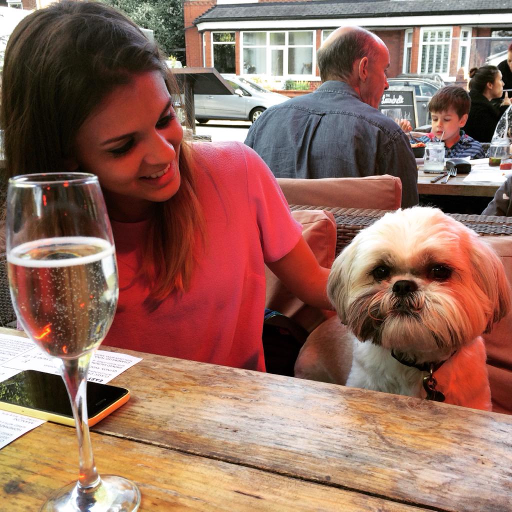 mel_h_t's tweet photo. Wompy and @hellolayfield  just kicking back with prosec.... http://t.co/aUmZnssIgN