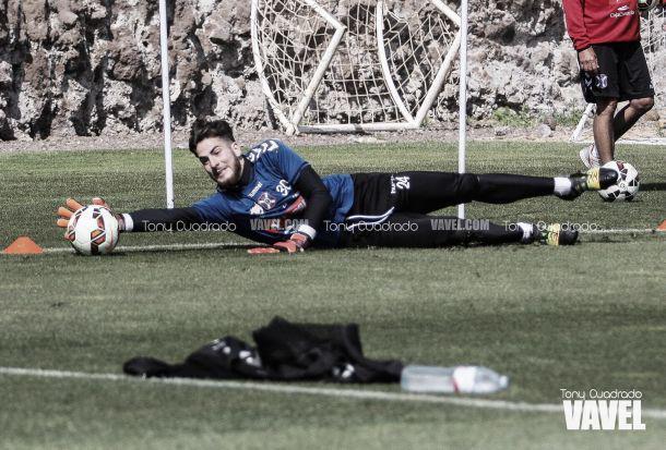 Tenerife_VAVEL's tweet photo. Carlos Abad, cedido al Real Madrid Castilla http://t.co/xxERRFCZHA #CDTenerife http://t.co/EYHhJvRnp7