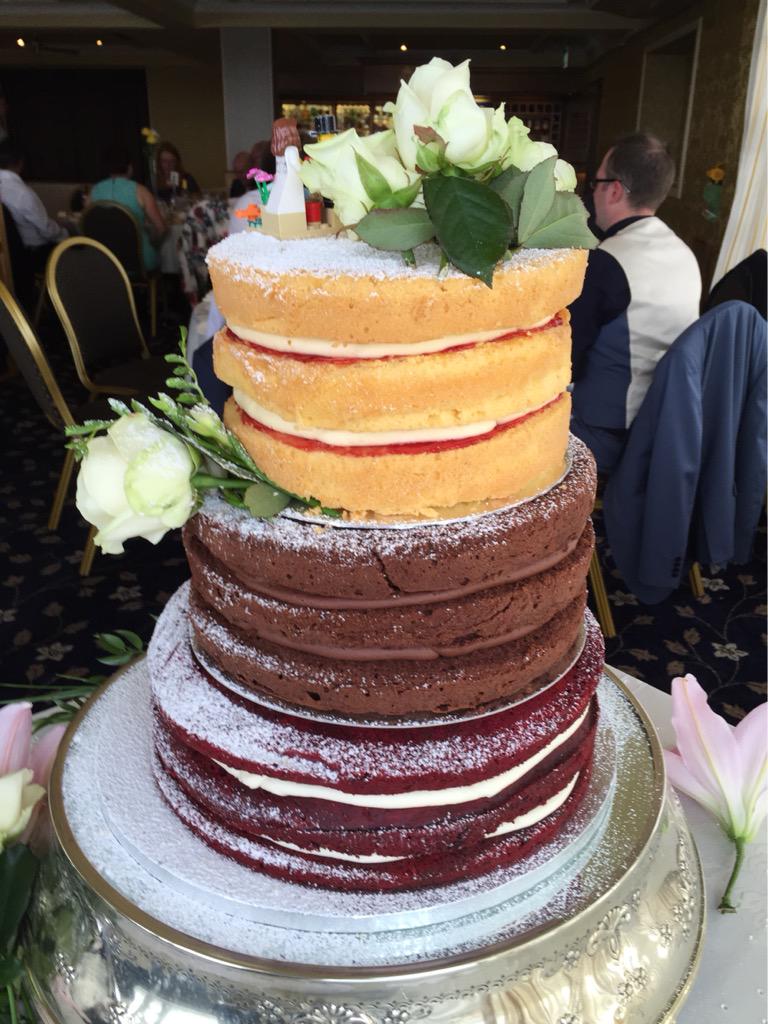 Can't wait to get stuck into An AMAZING wedding cake this eve from <a href="/treatboutique2/">Treat Boutique</a>