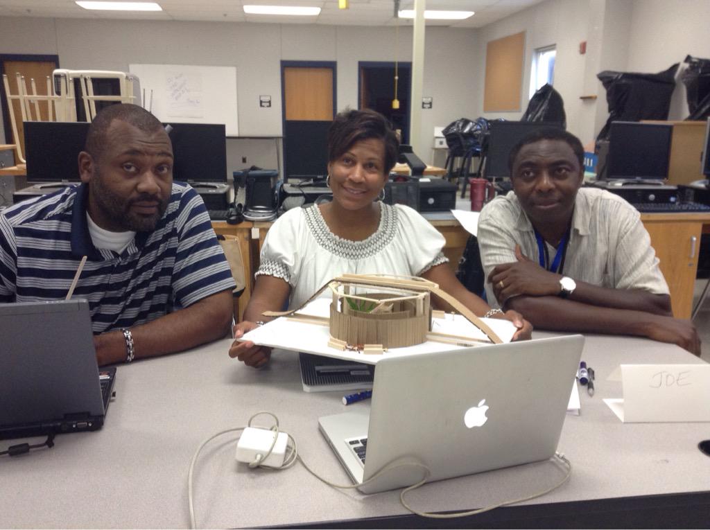 PG_CTE's tweet photo. Teachers design/build a downtown mall where vehicle traffic is prohibited during business hours. http://t.co/AF4WriUEsX