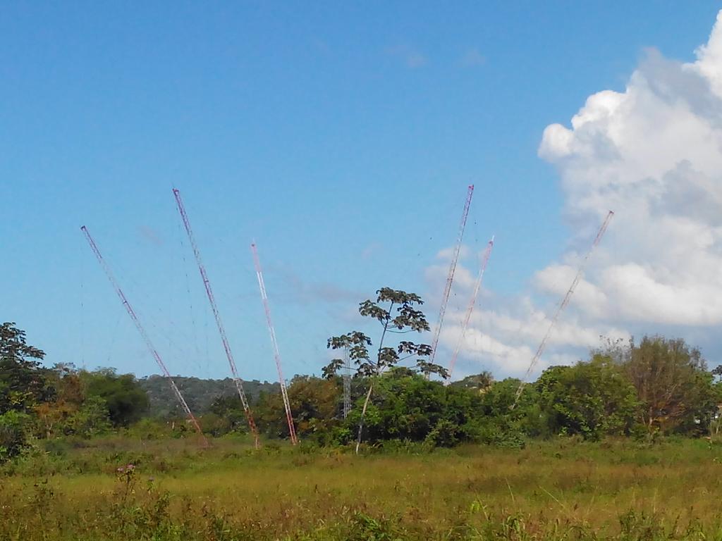 f5uii's tweet photo. Nice big antennas used by the Cayenne Felix Eboué airport (ex Rochambeau airport) in French Guiana. #nothamradio ;-) http://t.co/mSKBLFfuzS