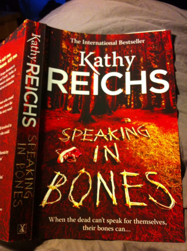 ManhattenBound's tweet image. #DiggingIn #AlreadyHooked @KathyReichs @dreamingahead 👌📖