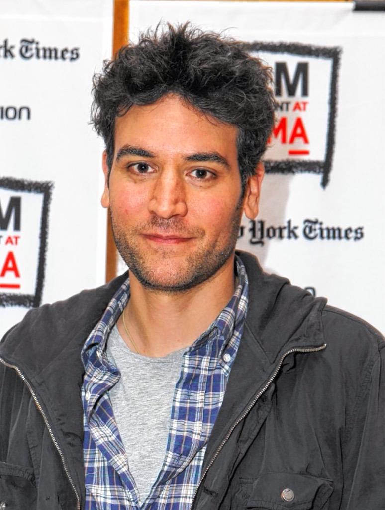Josh Radnor de How I Met Your Mother completa 41 anos. Happy Birthday Mr. Radnor. 