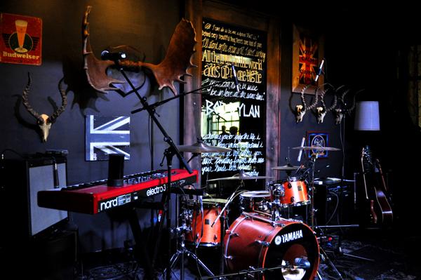 CDOLVMusic's tweet photo. #LiveMusic lineup for the week is up! Hit our FB Page for details. http://t.co/jgioT9iEGj  #Vegas #JustAnnounced http://t.co/QVmCOjHqXz