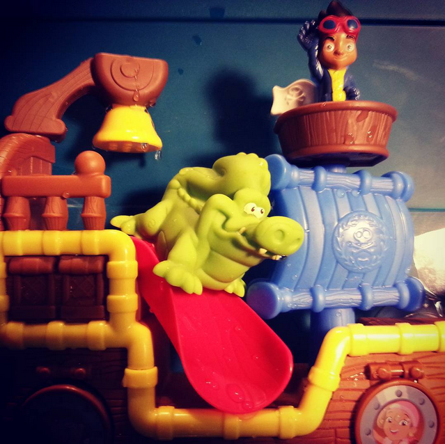 ToyBuddies's tweet photo. #JakeandtheNeverLandPirates #BathToy See it https://t.co/Rl1JMQQ5HO #disney #jatnlp #pirates #toys #toy #kids #boat http://t.co/Ug9zF1cNeP