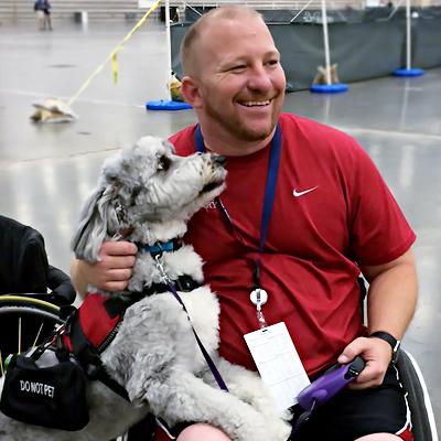 blvdmobility's tweet photo. Ask before you pet a #servicedog or #therapydog. Their job is so important and can #savelives. http://t.co/dfCzS9IY26 http://t.co/jzXk03QREK
