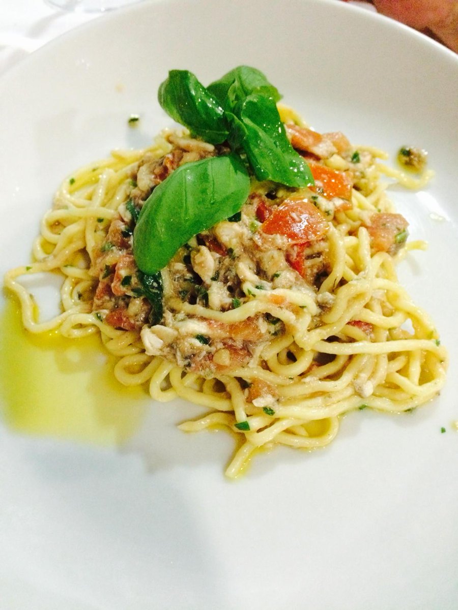 FedRicci's tweet photo. Tagliolini con Acciughe al blue restaurant di Savona http://t.co/pYKiwVDm85