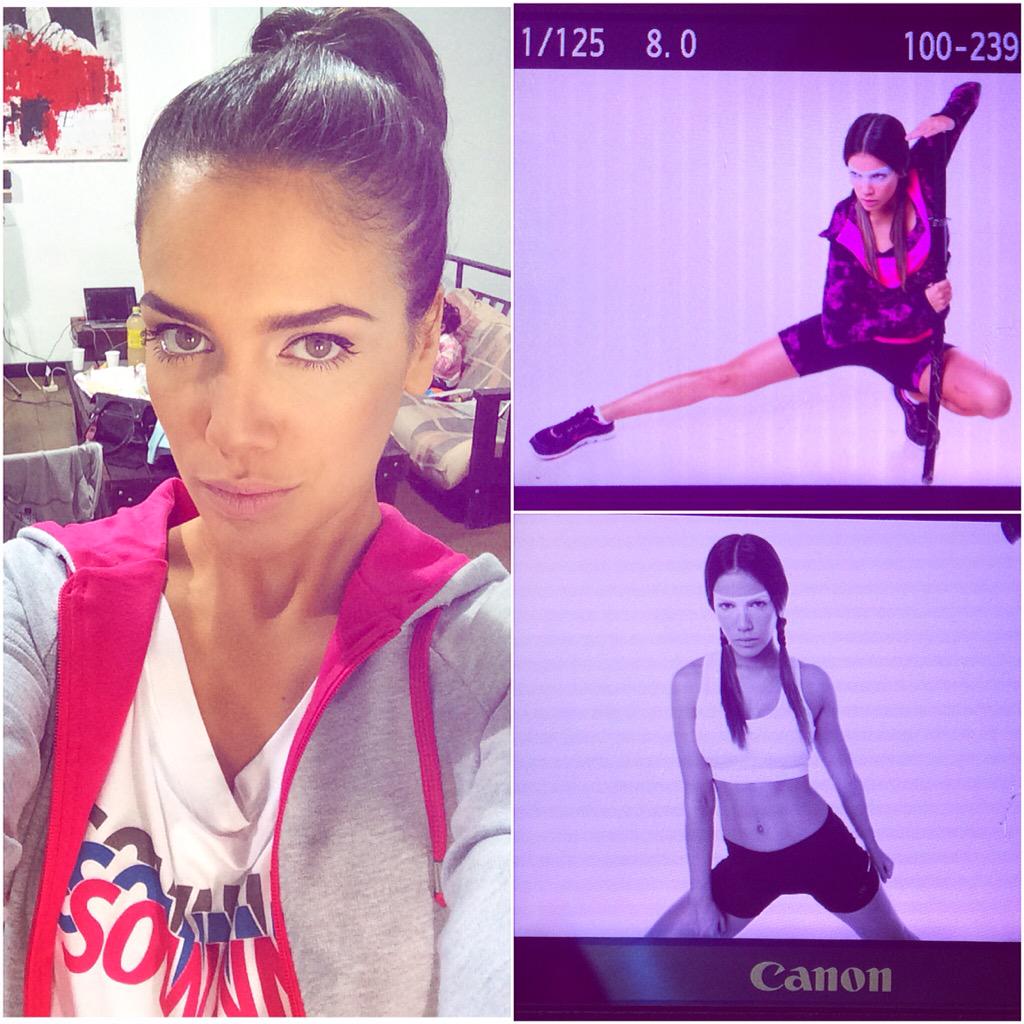 rocioroblesOK's tweet photo. #diadefotos #campañass16 d @sownne cn @EscuelaRud @ChinoToccalino @MeliAcunamakeup #shooting gracias @BSASBRONZE 😁📷✔️ http://t.co/NydLjZgDMY