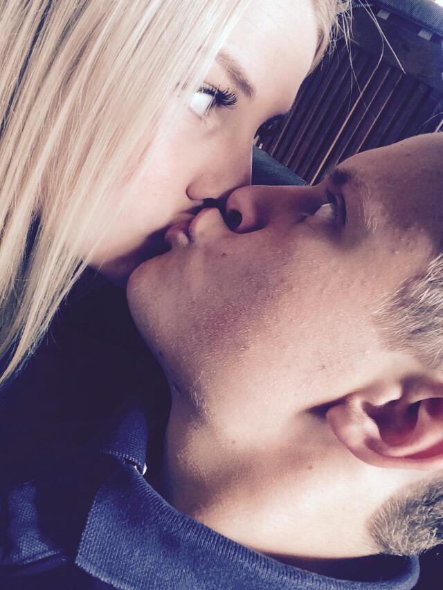 Jessicanielsen8's tweet photo. Världens bästa kille, love u💕 @svendogglas http://t.co/6squG9ypmo