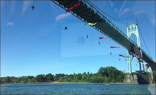KATUNews's tweet photo. Kayaktivists to gather underneath St Johns Bridge: http://t.co/6nTC0V9bCB #LiveOnK2  #ShellNo http://t.co/yR5sG5WLts