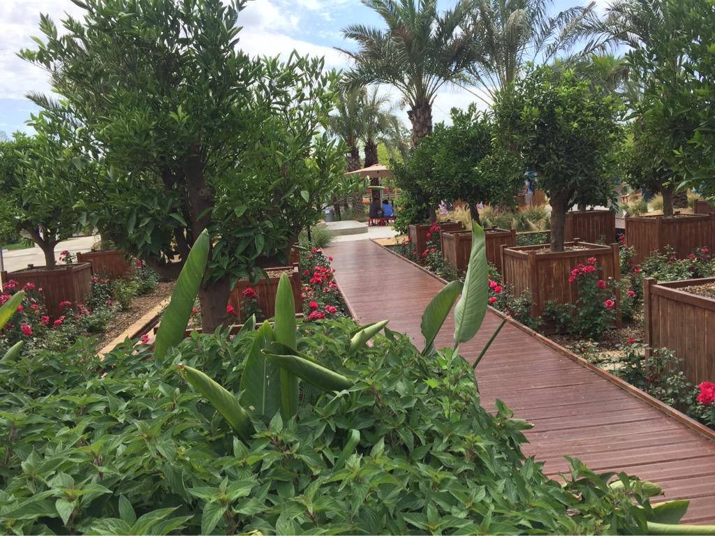 ericmiete's tweet photo. Today @Expo2015Milano What a fantastic experience: Spain | Vietnam | Marocco @EPCAS1 @miseenplaceit Jochem Sneep http://t.co/HzfhFCx7CY
