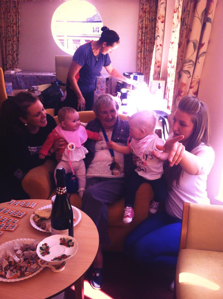 moira_ohanlon's tweet photo. @moira_ohanlon: Tenants &amp; families at Marsden Ct,Wallasey raised £150 for #CR_UK having afternoon tea.@RiversideUK 😀 http://t.co/eeA9S6W7r4