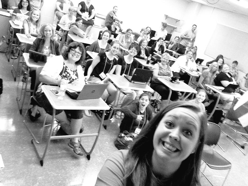 JasonVandewalle's tweet photo. This is #elwave15 MT @LindseySickler: Full house for Kidblog at #elwave15. They must have thought I'd have cupcakes. http://t.co/YJfH8bm4PD
