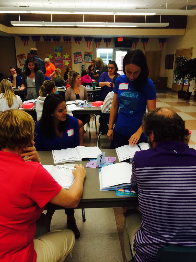 rickatkagan's tweet photo. NaplesFL teachers process #ClassroomManagement tips @KaganOnline #cooperativelearning Day 3 workshop #TimedRoundRobin http://t.co/LEnwxVHS3a