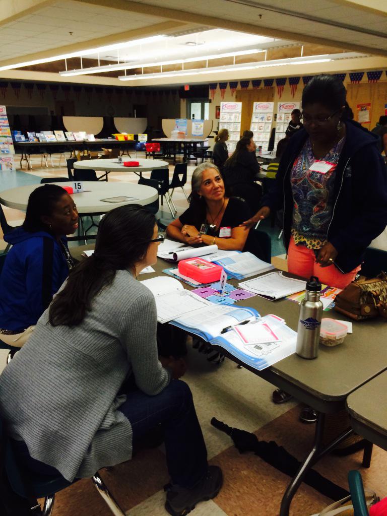 rickatkagan's tweet photo. NaplesFL teachers process #ClassroomManagement tips @KaganOnline #cooperativelearning Day 3 workshop #TimedRoundRobin http://t.co/LEnwxVHS3a