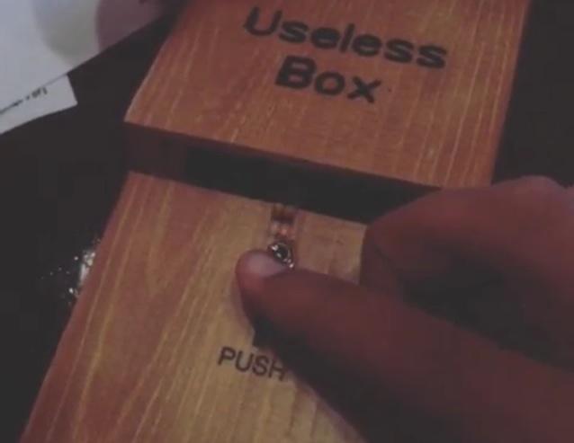1peruvianguy's tweet image. @wallrecordings @djafrojack lolol is the #uselessbox a Japanese gift?