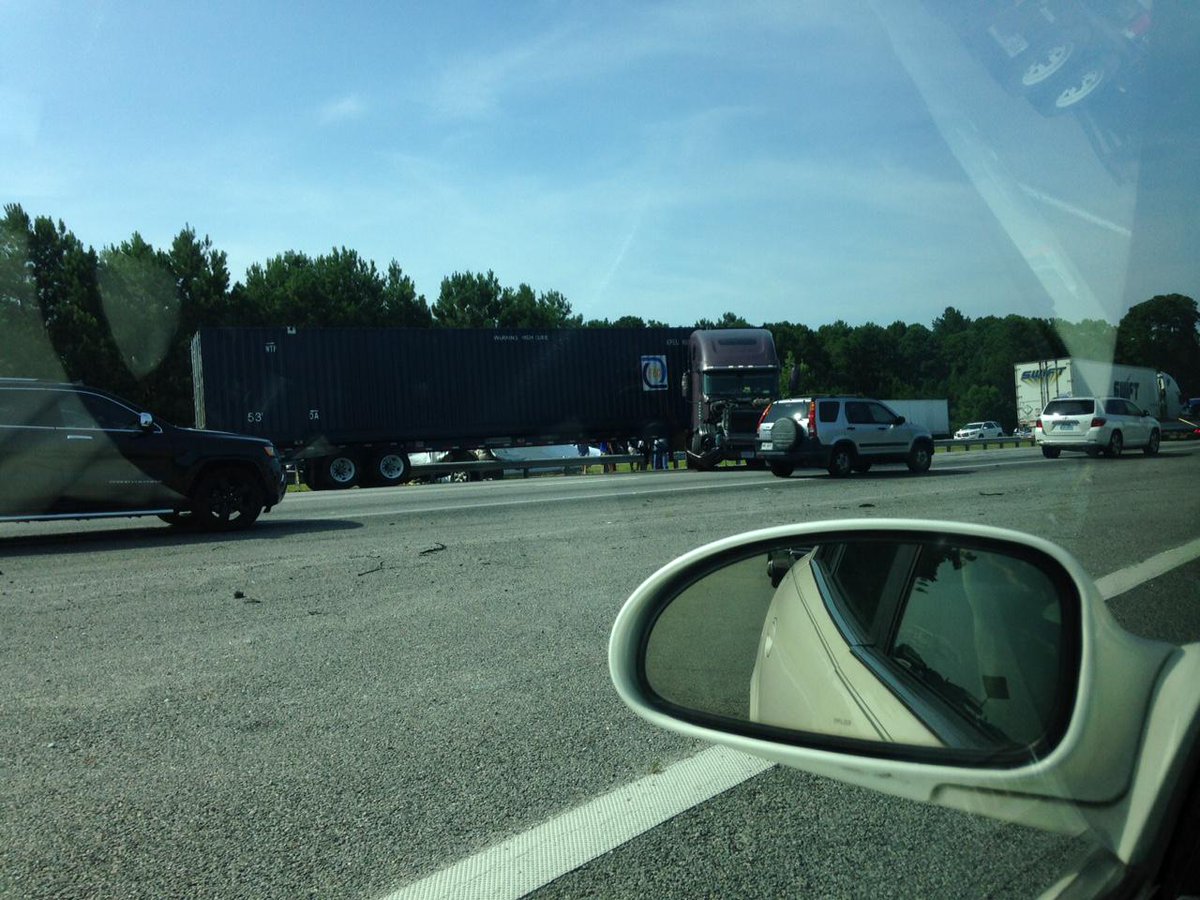 wtocdavid's tweet photo. Semi crash on I-95 impacting traffic in both directions north of Pooler. http://t.co/h6oqH4vtIC