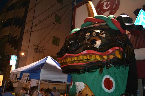 川添敦 唐津くんちでは見ることができない 伝説 の黒獅子 唐津土曜夜市では 定番となりました 唐津くんち 黒獅子 唐津土曜夜市 Http T Co 5y4sctxbik Twitter