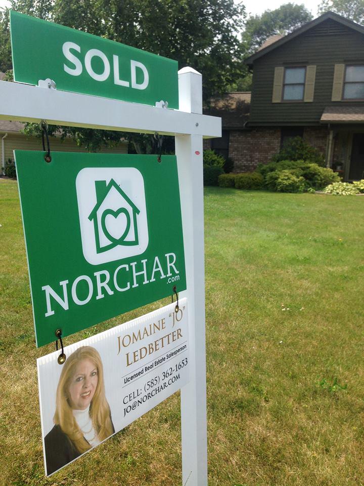 jo_ledbetter's tweet photo. I love helping my clients! #roc #realestate #norchar http://t.co/cwgyovNktW