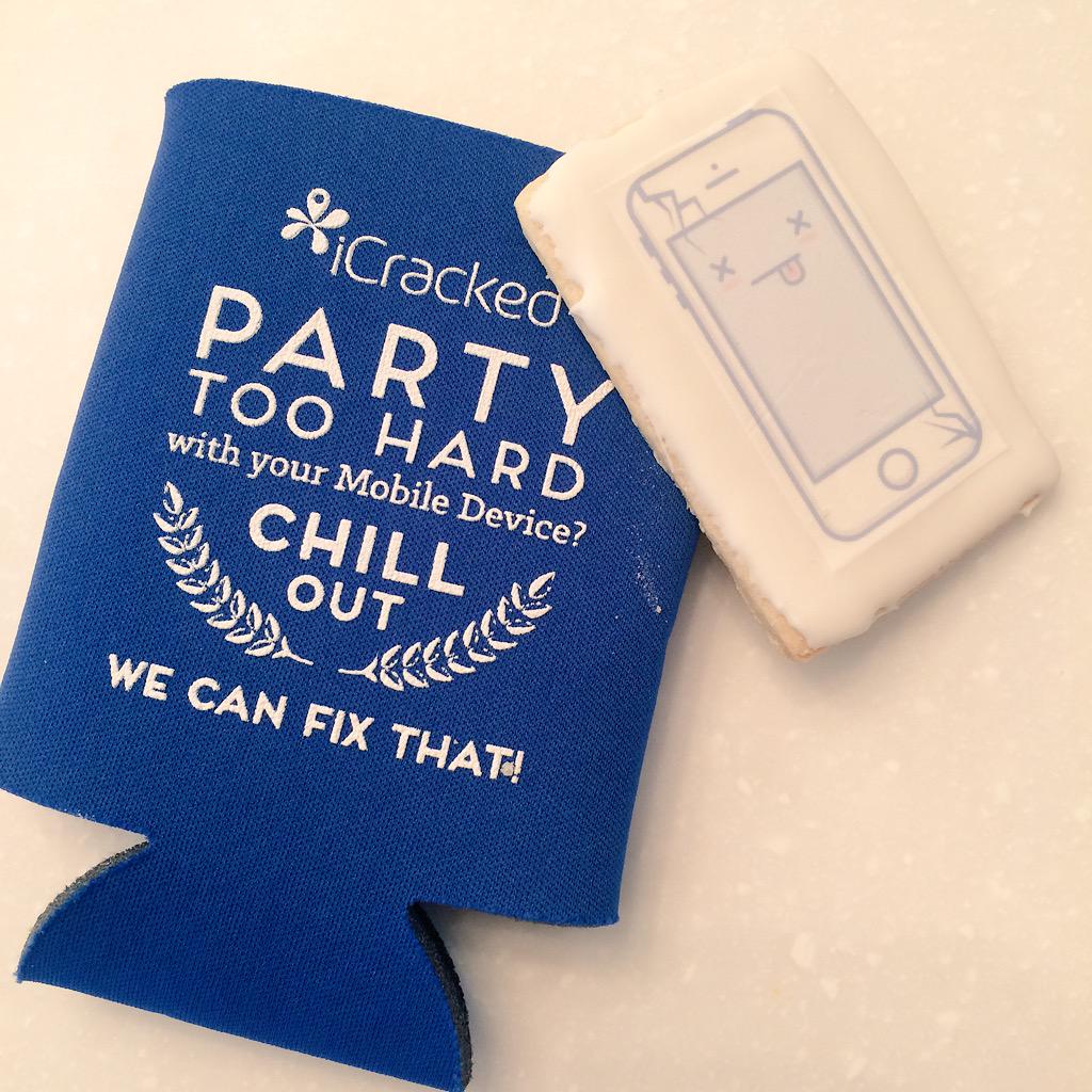 Cosmopolitan's tweet image. Having a summer party with @iCracked #callmemaybe #partytoohard? #chillout 😎🍉📲💕