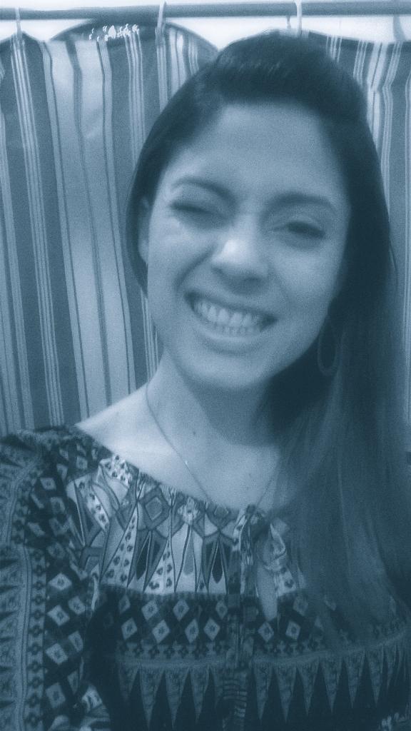 Clarissadot's tweet photo. #boanoite #blue #emprimeirolugar #falandonisso #btw #funniest http://t.co/dpEezEcjOq