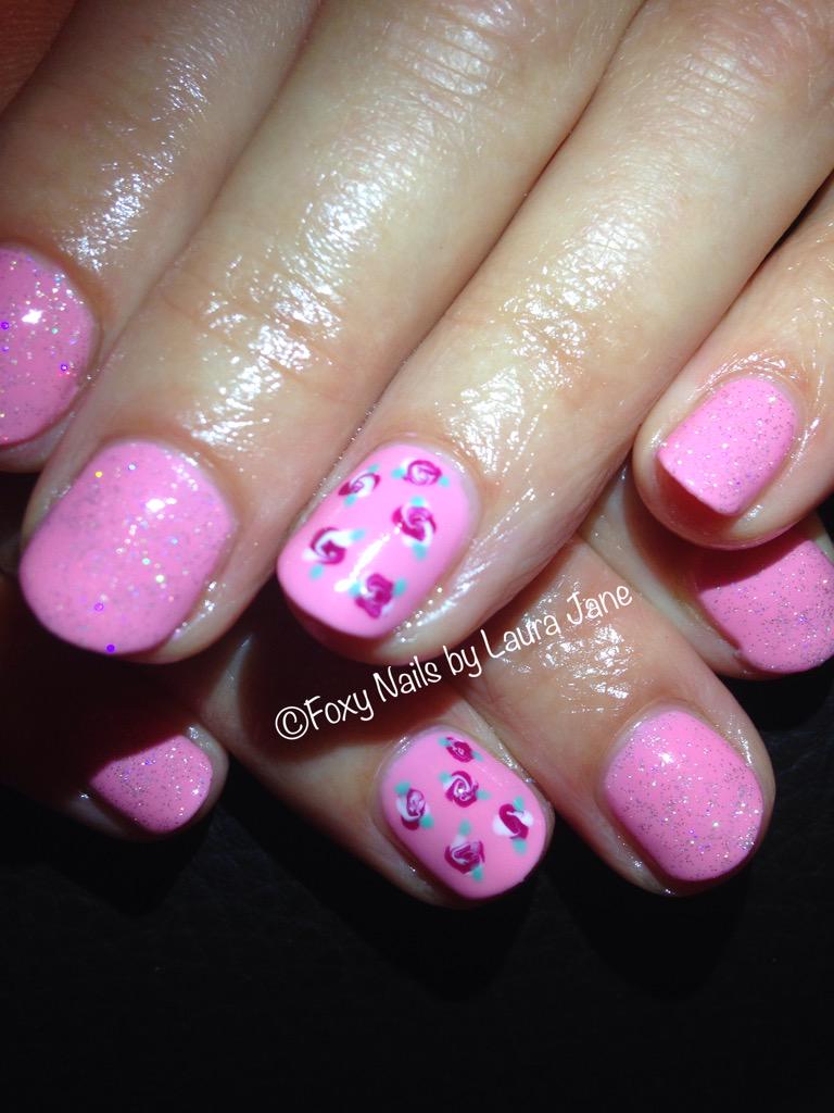 LauraJaneMitch's tweet image. @NailHarmonyUk @Gelish #gelish #beforeandafter #firstappointment #converted #happyclient #makethemgelish #nails