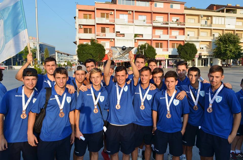 The players upon their arrival; photo: Strumica Net