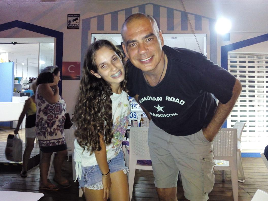 anitta_64's tweet photo. Que maravilla encontrarme con @Nacho_Abad 😊😊 http://t.co/qUqs954EXR