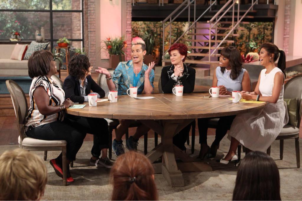 FrankieJGrande's tweet image. Girl talk on @TheTalk_CBS! Don't forget to watch #ABDC tonight!!! ✨👑