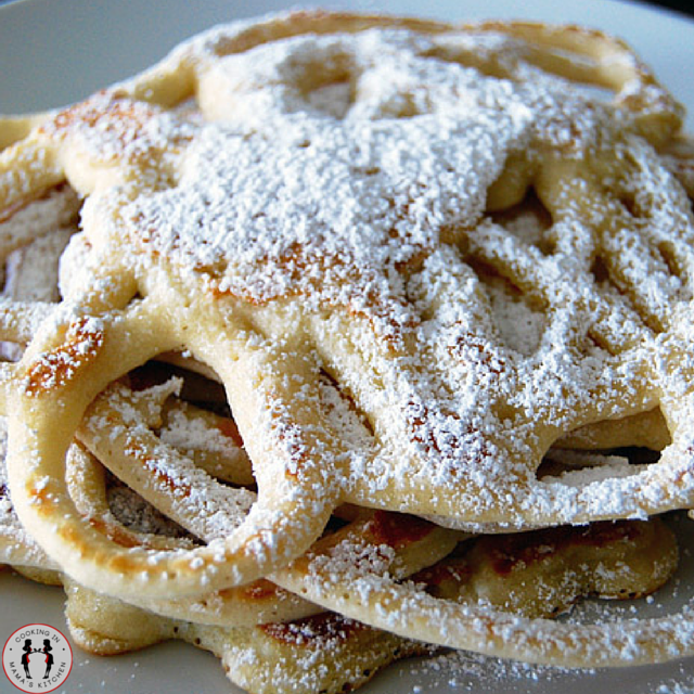 CookingInMamasK's tweet photo. Is It a Funnel Cake? A Pancake? BOTH - It’s a FUN-CAKE!!! #CIMK RECIPE Here: http://t.co/X7LAqFjura http://t.co/YIj4OGLB7q
