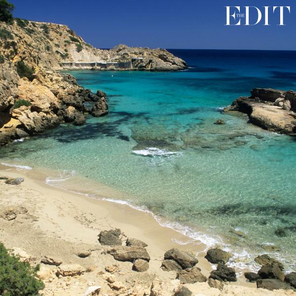 NETAPORTER's tweet photo. #THEEDIT soaks up the sun and beautiful surrounds in its #Ibiza travel guide.  http://t.co/qLKWO4Rnao http://t.co/CeB3ZsSwXl