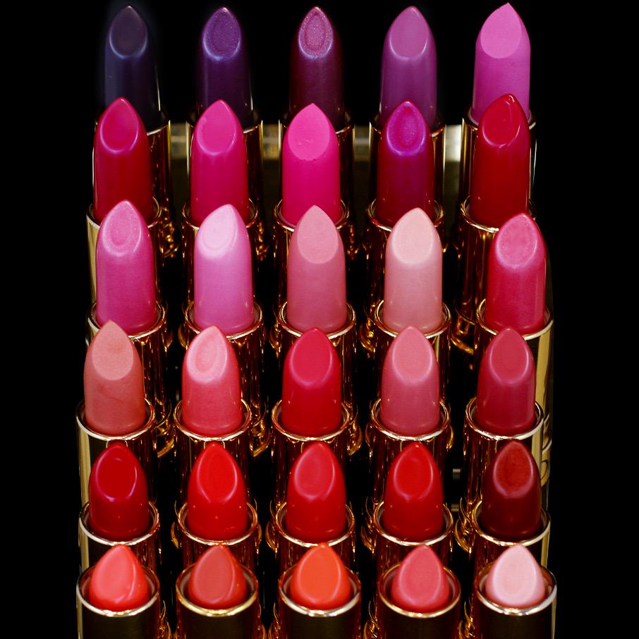 daebreakme's tweet image. #NationalLipstickDay #GoGetANewShade #GetInTuned
