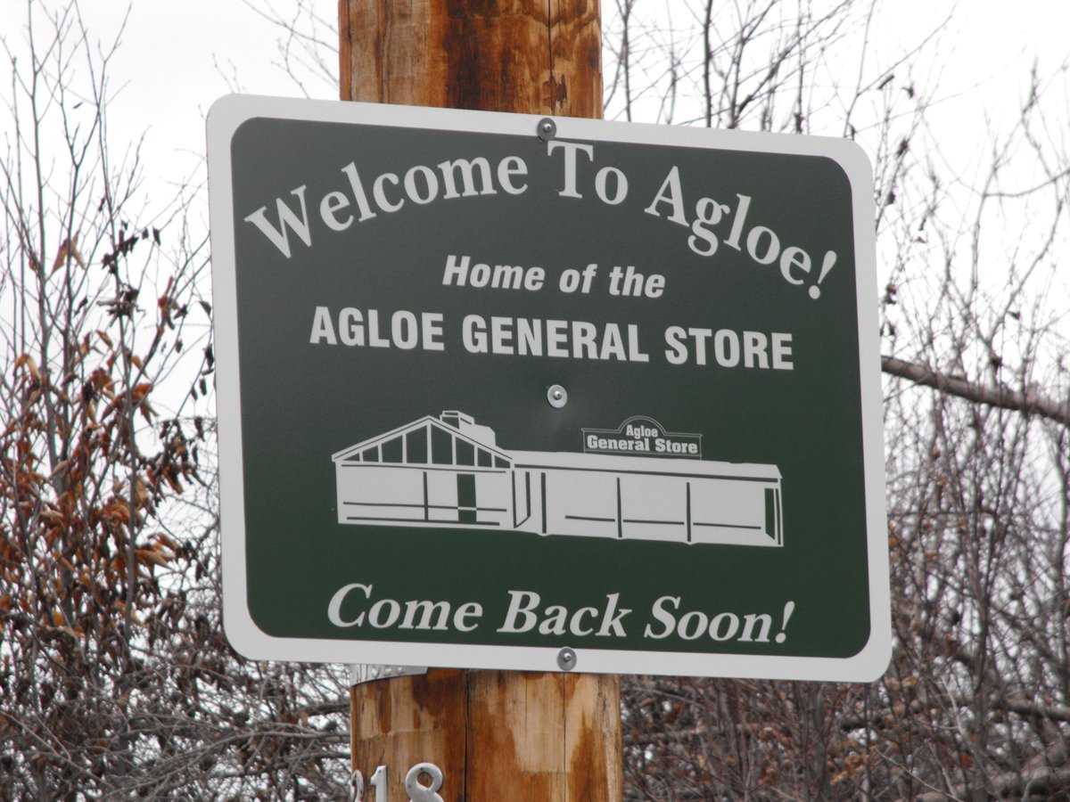 npratc's tweet image. Agloe, NY was never supposed to be a real place. @johngreen explains how it almost became one. n.pr/1Myk46z