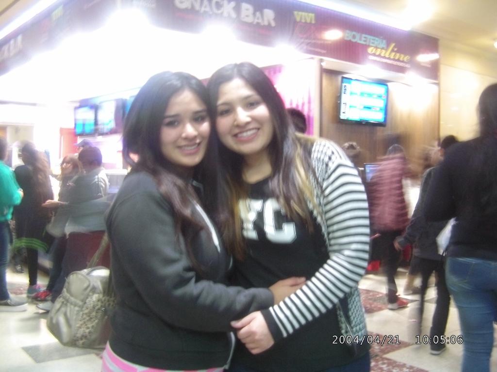 FloppiiBel's tweet photo. @EGSweetSmile gracias por este día tan especial. Te amo amiga!!! http://t.co/4NiZnG8U4v