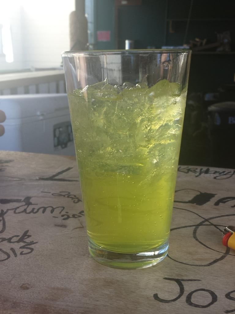 CooperCrissy's tweet photo. Enjoying fountain soda! #MountainDew #ButteFallsCafe http://t.co/EjS8AxppCJ http://t.co/qx3oVqnKRr